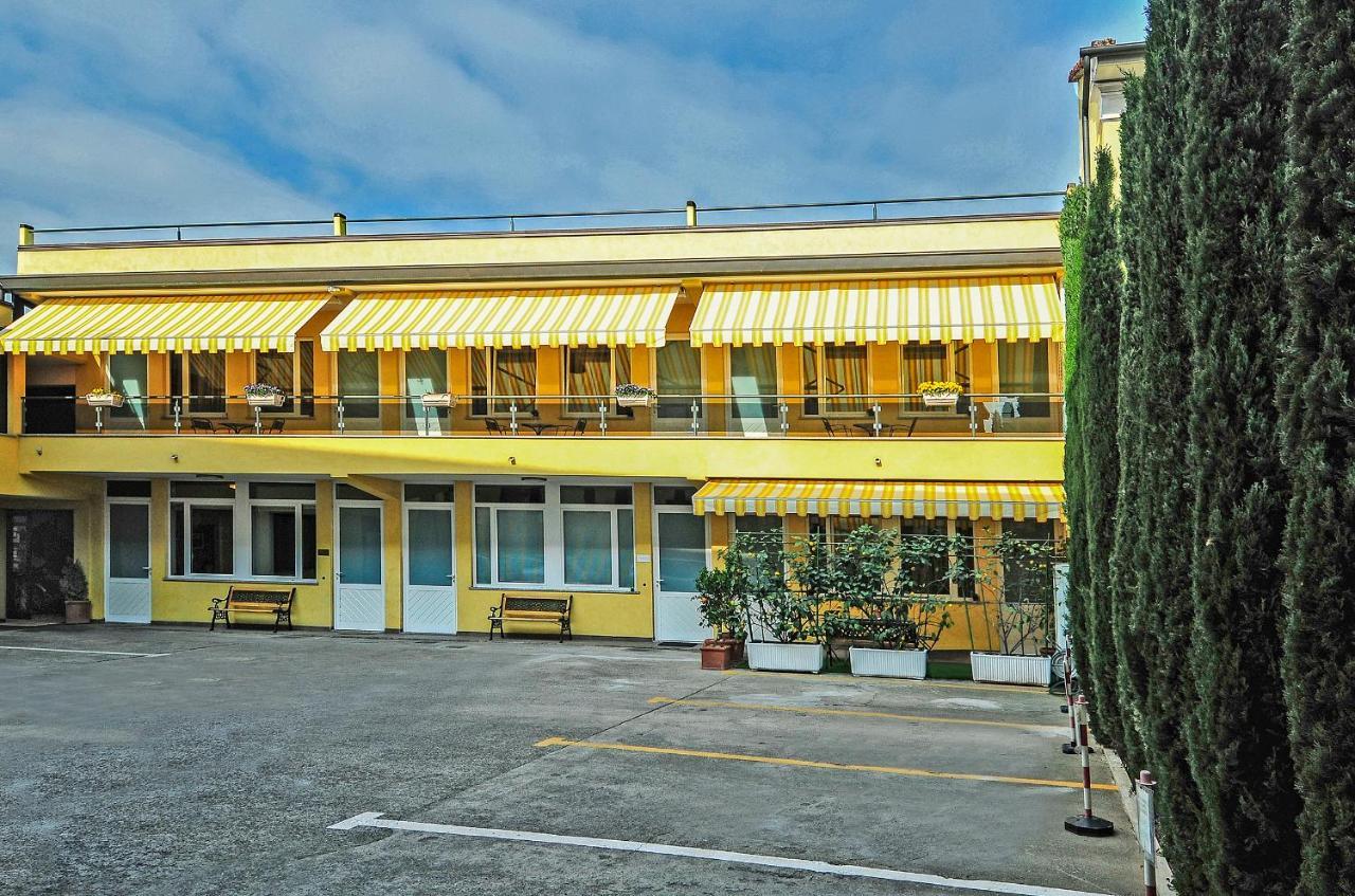 B&B Ai Cipressi Lucca Eksteriør bilde